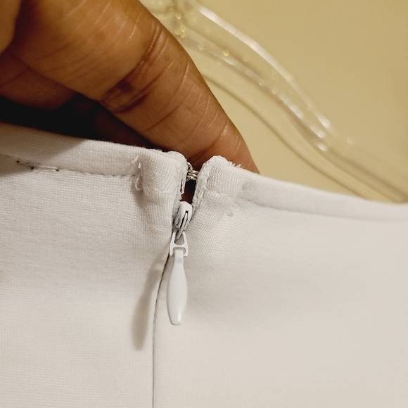 Eloquii | Classic White V-Neck 3/4 Length Sleeve Sheath Dress (Size 14) - Picture 11 of 16